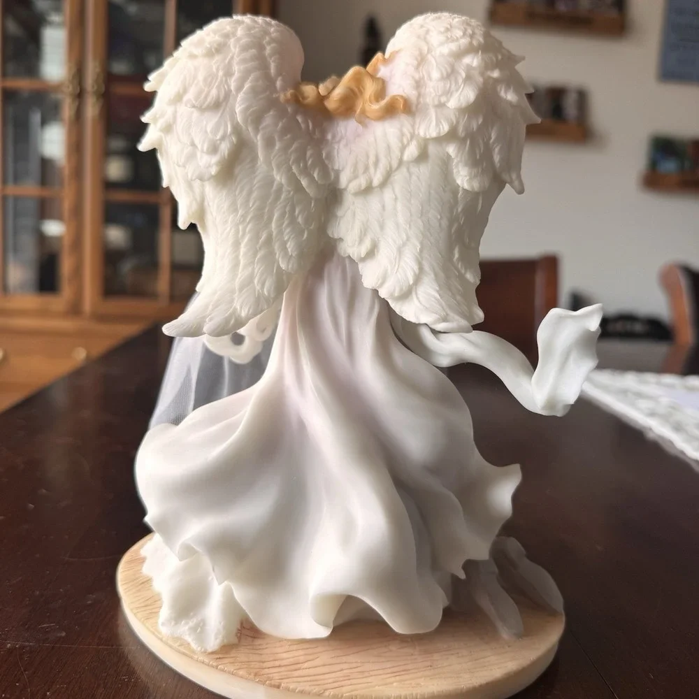 Seraphim Heaven on Earth ETERNAL LOVE WEDDING ANGEL Figurine bride & groom